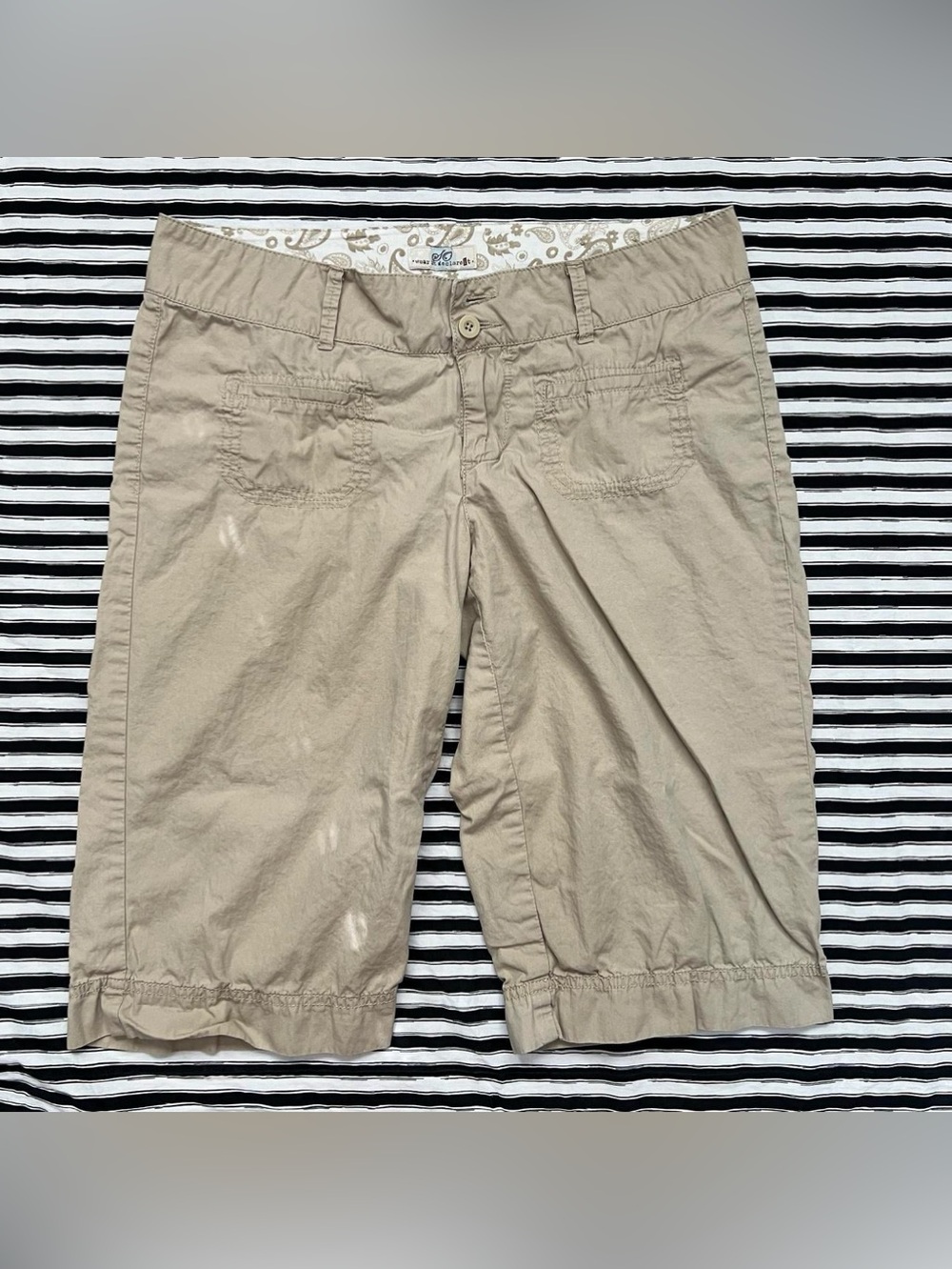 Women’s Casual Beige Knee-Length Shorts